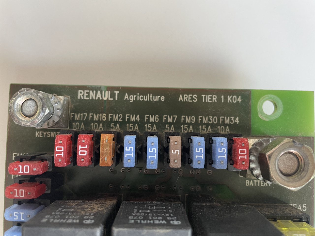 Renault Claas Ares - płyta bezpieczników 7700067489 - Sigorta: fotoğraf 3 Renault Claas Ares - płyta bezpieczników 7700067489 - Sigorta: fotoğraf 3