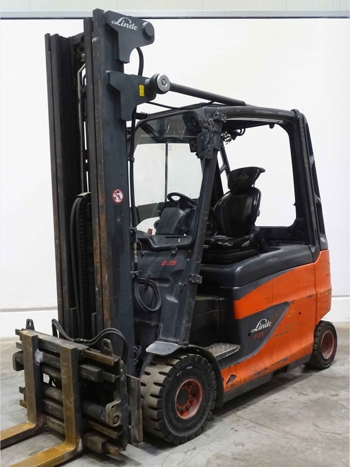 Linde E25HL-01/600 - Elektrikli forklift: fotoğraf 1 Linde E25HL-01/600 - Elektrikli forklift: fotoğraf 1