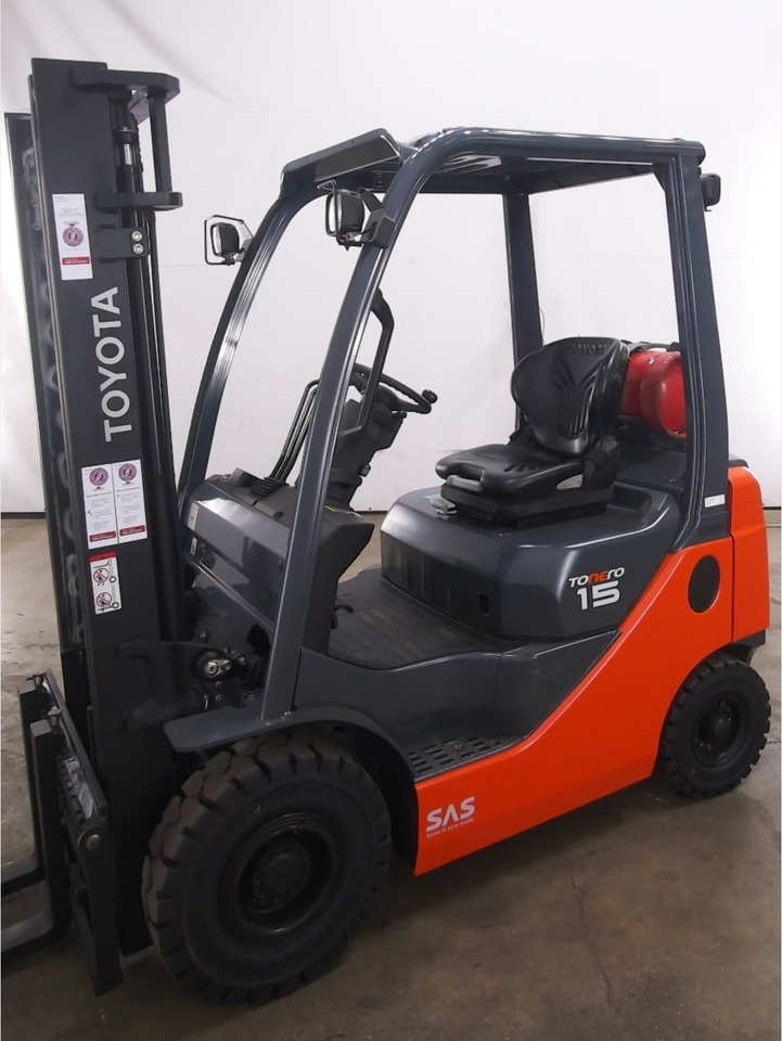 Toyota 02-8FGF15 - LPG forklift: fotoğraf 1 Toyota 02-8FGF15 - LPG forklift: fotoğraf 1