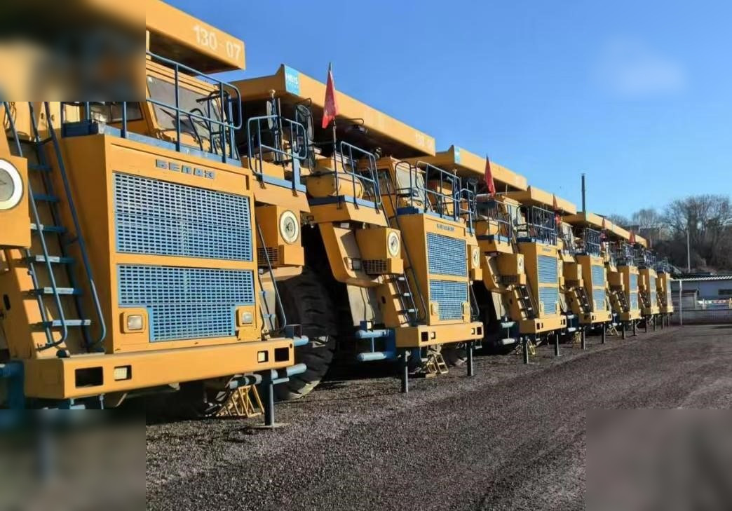 2009 BELAZ 75302 - Rijit kamyonu: fotoğraf 1 2009 BELAZ 75302 - Rijit kamyonu: fotoğraf 1
