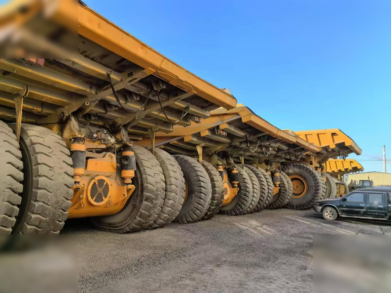 2009 BELAZ 75302 - Rijit kamyonu: fotoğraf 3 2009 BELAZ 75302 - Rijit kamyonu: fotoğraf 3