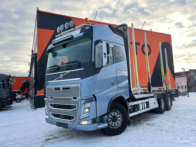 Volvo FH 16 650 6x4 TANDEM AXLE LIFT - Tomruk kamyonu, Vinçli kamyon: fotoğraf 2 Volvo FH 16 650 6x4 TANDEM AXLE LIFT - Tomruk kamyonu, Vinçli kamyon: fotoğraf 2