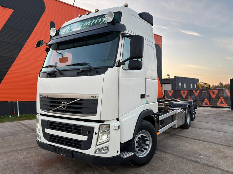 Volvo FH 540 6x2 LOW CHECKED MILEAGE ! / RETARDER / CHASSIS L=6975 mm - Şasi kamyon: fotoğraf 2 Volvo FH 540 6x2 LOW CHECKED MILEAGE ! / RETARDER / CHASSIS L=6975 mm - Şasi kamyon: fotoğraf 2