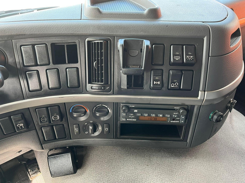 Sal/ Açık kasa kamyon, Vinçli kamyon Volvo FM 9 300 6x2*4 HIAB 085D-3 / PLATFORM L=6320 mm: fotoğraf 19