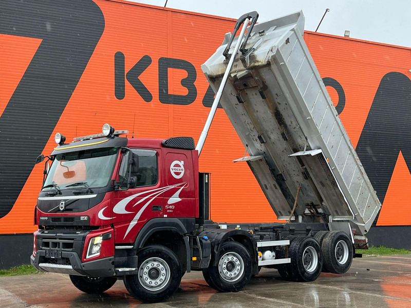 Volvo FMX 540 8x4 RETARDER / TANDEM AXLE LIFT / BIG AXLES / BOX L=5703 mm - Damperli kamyon: fotoğraf 2 Volvo FMX 540 8x4 RETARDER / TANDEM AXLE LIFT / BIG AXLES / BOX L=5703 mm - Damperli kamyon: fotoğraf 2