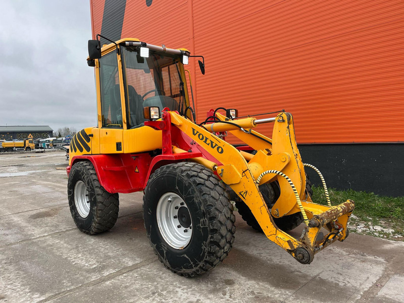 Volvo L 30 B-Z/X 4x4 AC / QUICK COUPLER / BUCKET + FORKS - Tekerlekli yükleyici: fotoğraf 5 Volvo L 30 B-Z/X 4x4 AC / QUICK COUPLER / BUCKET + FORKS - Tekerlekli yükleyici: fotoğraf 5