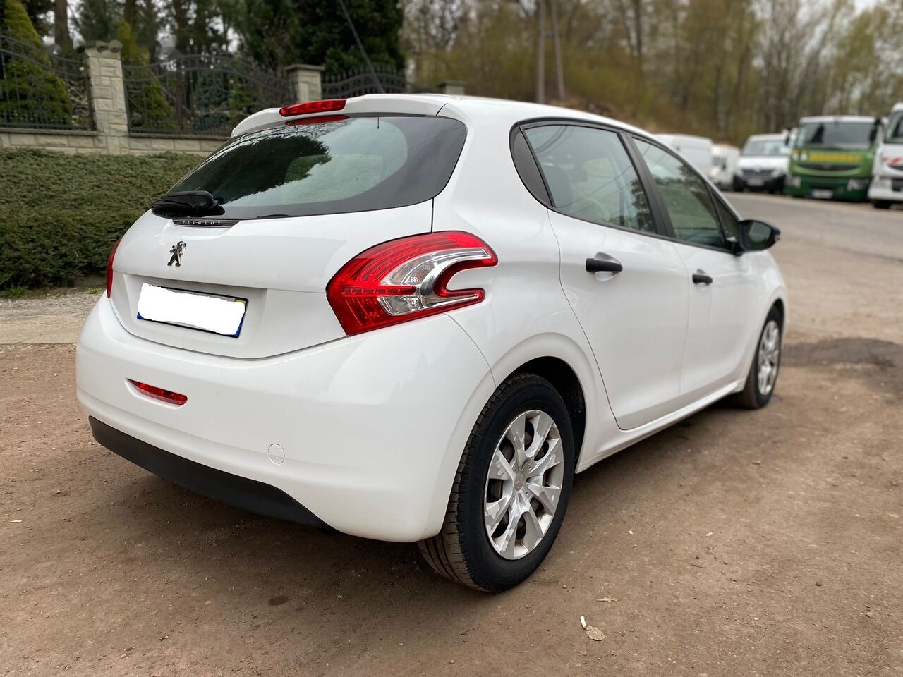 Peugeot 208 - Hatchback: fotoğraf 5 Peugeot 208 - Hatchback: fotoğraf 5
