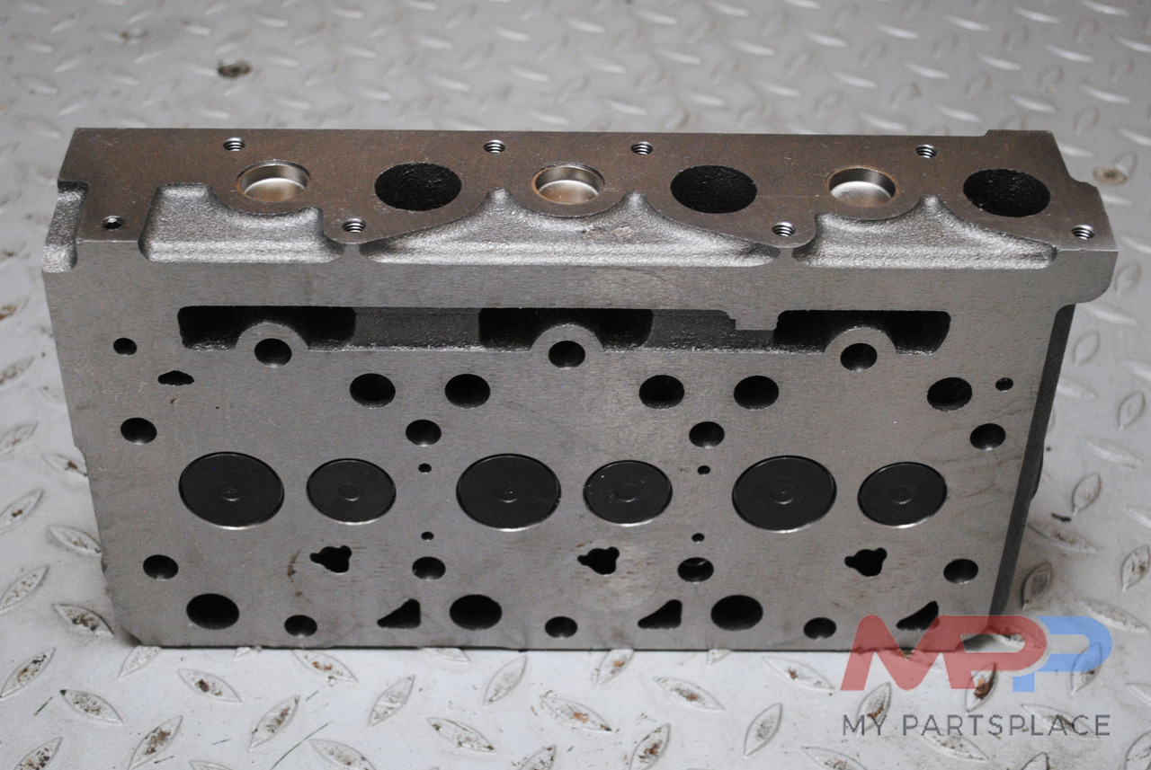 Cilinderkop inclusief kleppen Kubota D1803 D1503 D1403 D1703 - Blok başlığı - İş makinaları: fotoğraf 2 Cilinderkop inclusief kleppen Kubota D1803 D1503 D1403 D1703 - Blok başlığı - İş makinaları: fotoğraf 2