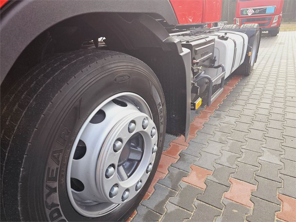 Volvo FH13 XXL NEW TIRES MANUAL 420 EURO 5 2011 finansal kiralama Volvo FH13 XXL NEW TIRES MANUAL 420 EURO 5 2011: fotoğraf 9