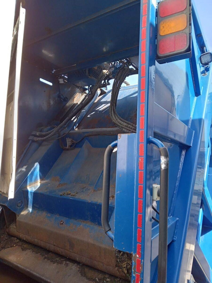 DAF Superstructure garbage truck MOL VDK PUSHER 20m3 - Çöp kamyonu: fotoğraf 4 DAF Superstructure garbage truck MOL VDK PUSHER 20m3 - Çöp kamyonu: fotoğraf 4