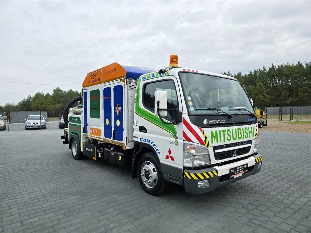 Mitsubishi CANTER odkurzacz koparka ssąca Saugbagger CITY SAU - Vidanjör: fotoğraf 2 Mitsubishi CANTER odkurzacz koparka ssąca Saugbagger CITY SAU - Vidanjör: fotoğraf 2