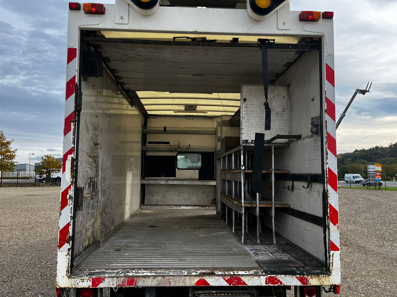 Kapalı kasa kamyon RENAULT Mascott DCI 160 CAISSE + HAYON: fotoğraf 11 Kapalı kasa kamyon RENAULT Mascott DCI 160 CAISSE + HAYON: fotoğraf 11