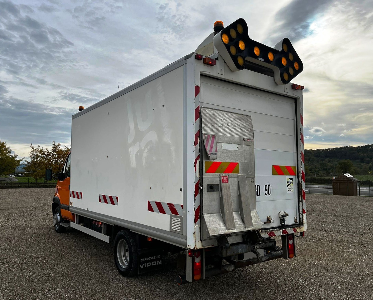 RENAULT Mascott DCI 160 CAISSE + HAYON - Kapalı kasa kamyon: fotoğraf 3 RENAULT Mascott DCI 160 CAISSE + HAYON - Kapalı kasa kamyon: fotoğraf 3