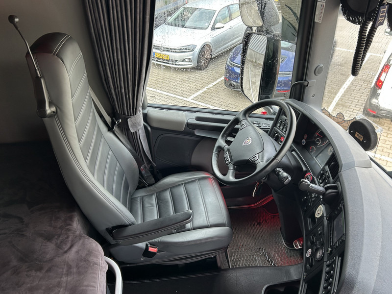 Scania R520 V8 / Showtruck / Buffl Special Interior / Vol Lucht / Retarder - Çekici: fotoğraf 3 Scania R520 V8 / Showtruck / Buffl Special Interior / Vol Lucht / Retarder - Çekici: fotoğraf 3