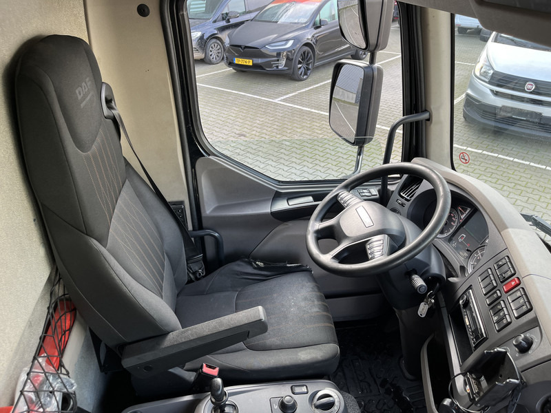DAF LF 180 FA Euro 6 / 12 Ton / 400 dkm / Box / Laadklep - Kapalı kasa kamyon: fotoğraf 3 DAF LF 180 FA Euro 6 / 12 Ton / 400 dkm / Box / Laadklep - Kapalı kasa kamyon: fotoğraf 3