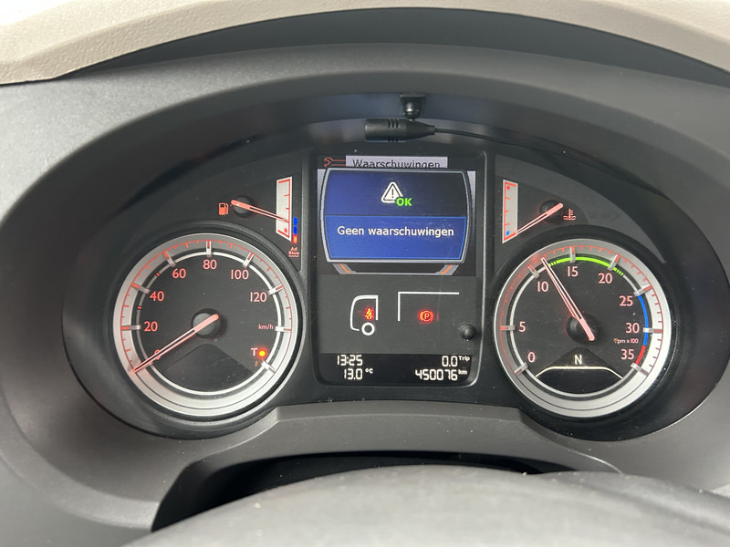 DAF LF 210 FA / 12 Ton / 450 dkm / Tacho V2 / Box / Laadklep / APK TUV 09-26 - Kapalı kasa kamyon: fotoğraf 4 DAF LF 210 FA / 12 Ton / 450 dkm / Tacho V2 / Box / Laadklep / APK TUV 09-26 - Kapalı kasa kamyon: fotoğraf 4