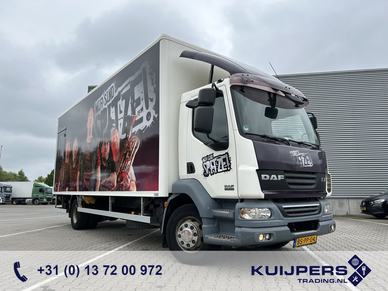 DAF LF55 220 Euro 4 / 12 Ton / 673 dkm / Box / Loadlift / APK TUV 01-26 - Kapalı kasa kamyon: fotoğraf 1 DAF LF55 220 Euro 4 / 12 Ton / 673 dkm / Box / Loadlift / APK TUV 01-26 - Kapalı kasa kamyon: fotoğraf 1