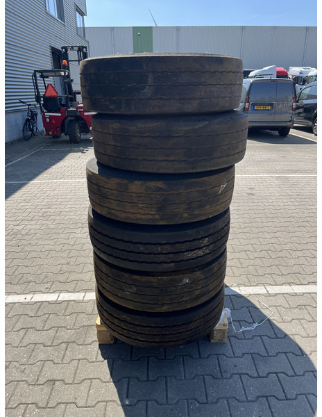 Goodyear 235 / 75 / R17,5 / 12x Band incl velg 10 gats / Banden 3 - Lastikler ve jantlar: fotoğraf 4 Goodyear 235 / 75 / R17,5 / 12x Band incl velg 10 gats / Banden 3 - Lastikler ve jantlar: fotoğraf 4