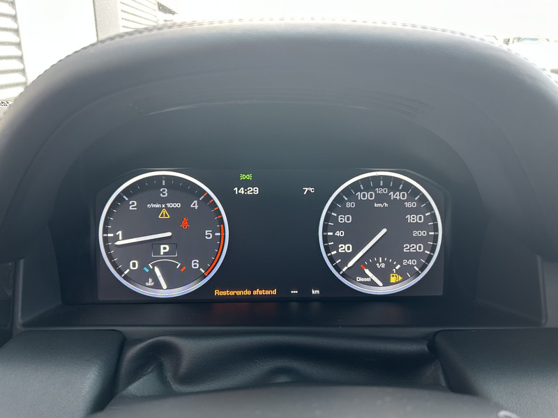 Land Rover Range Rover Vogue TD V8 / 2 Seats / Leder / APK TUV 05-26 - Küçük panelvan: fotoğraf 5 Land Rover Range Rover Vogue TD V8 / 2 Seats / Leder / APK TUV 05-26 - Küçük panelvan: fotoğraf 5