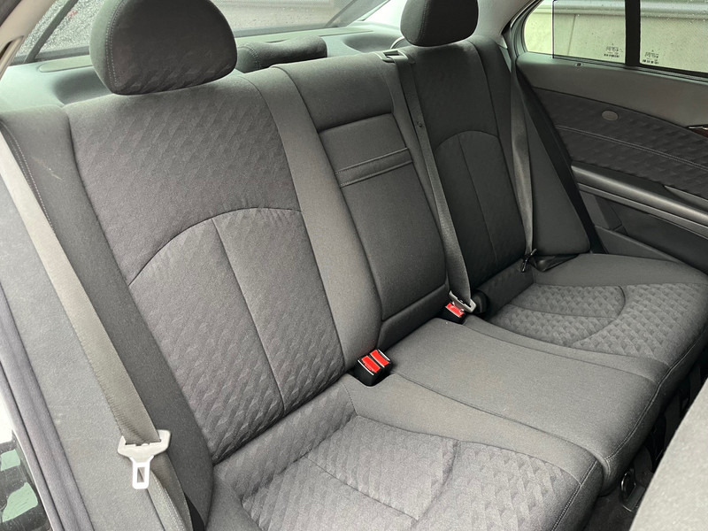 Mercedes-Benz E-Klasse / Limousine / 240 Avantgarde / 4-Matic / 8-pers / APK/TUV 09-2026 / - Sedan araba: fotoğraf 4 Mercedes-Benz E-Klasse / Limousine / 240 Avantgarde / 4-Matic / 8-pers / APK/TUV 09-2026 / - Sedan araba: fotoğraf 4