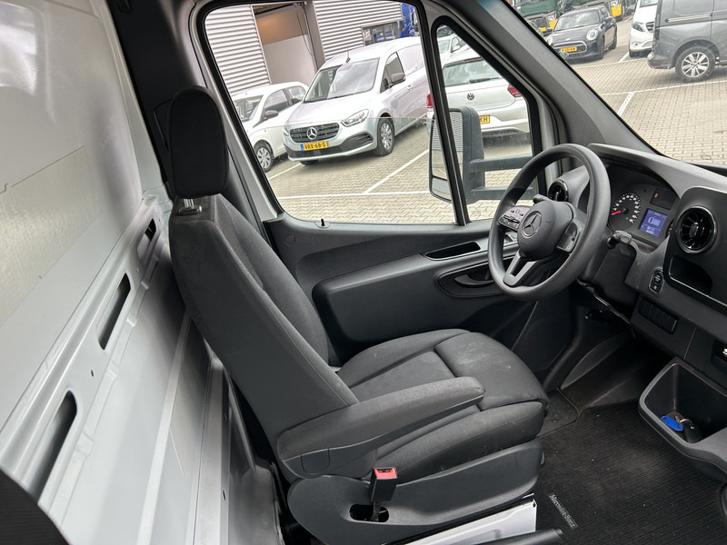 Mercedes-Benz Sprinter 515 1.9 CDI / 126 dkm / Box 4.4 mtr / Laadklep / APK 07-26 - Kapalı kasa kamyonet: fotoğraf 3 Mercedes-Benz Sprinter 515 1.9 CDI / 126 dkm / Box 4.4 mtr / Laadklep / APK 07-26 - Kapalı kasa kamyonet: fotoğraf 3