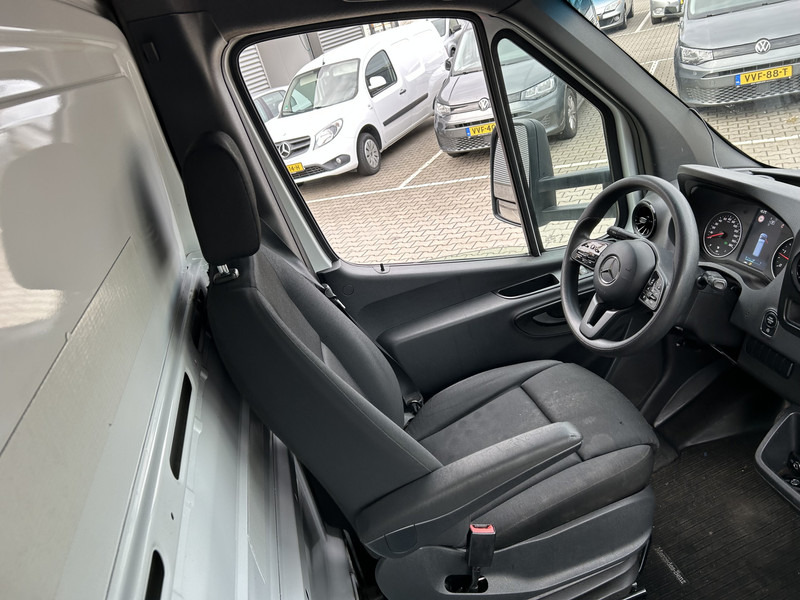 Mercedes-Benz Sprinter 515 1.9 CDI / Box Damage - Schade / Loadlift / APK TUV 04-26 - Kapalı kasa kamyonet: fotoğraf 3 Mercedes-Benz Sprinter 515 1.9 CDI / Box Damage - Schade / Loadlift / APK TUV 04-26 - Kapalı kasa kamyonet: fotoğraf 3