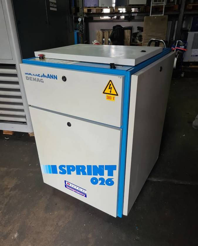 Kompresor śrubowy Demag Sprint 026, 15 kw - Hava kompresörü: fotoğraf 1 Kompresor śrubowy Demag Sprint 026, 15 kw - Hava kompresörü: fotoğraf 1