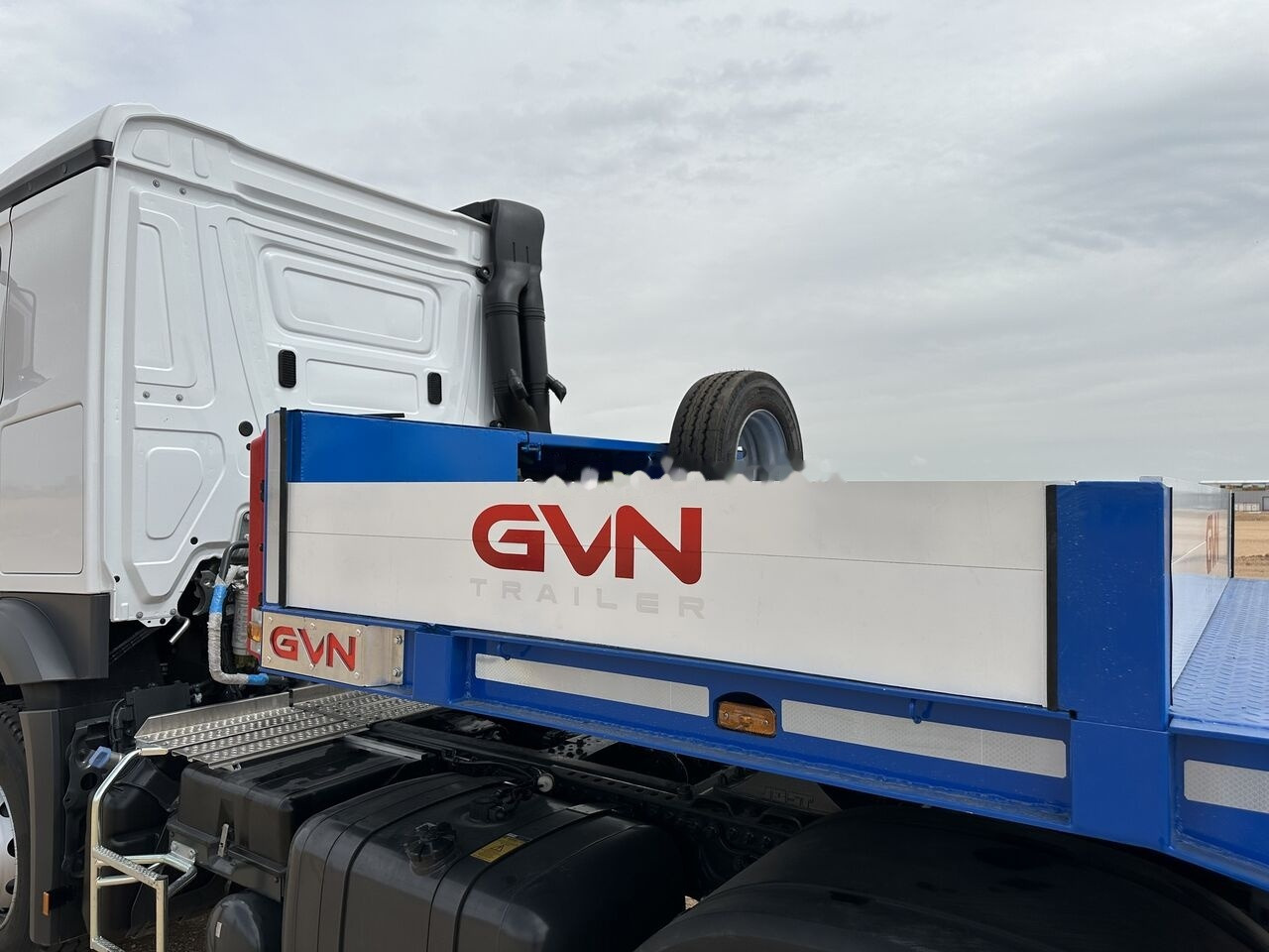 GVN Trailer 3 AXLE LOWBED - Alçak çerçeveli platform dorse: fotoğraf 5 GVN Trailer 3 AXLE LOWBED - Alçak çerçeveli platform dorse: fotoğraf 5