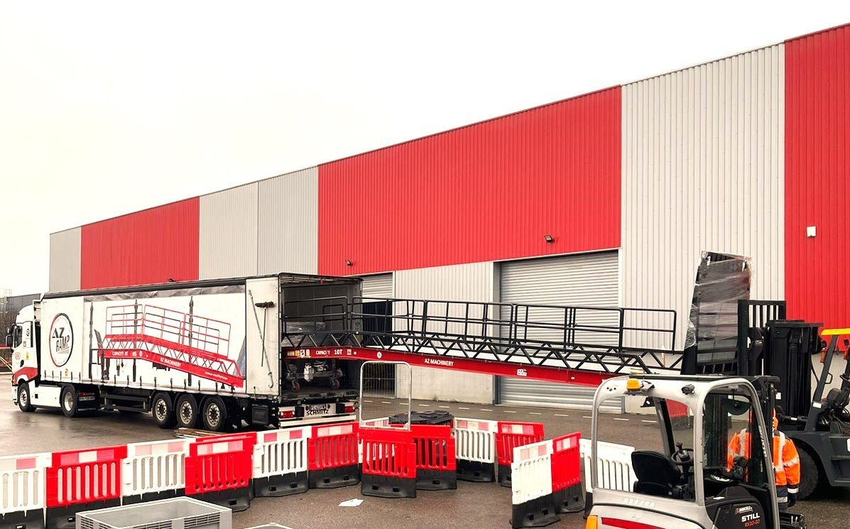Yeni Yükleme rampası Loading Ramp with with hydraulic folding bridge -  AZ RAMP - STAR-OTC- 8T. 8 ton capacity: fotoğraf 8