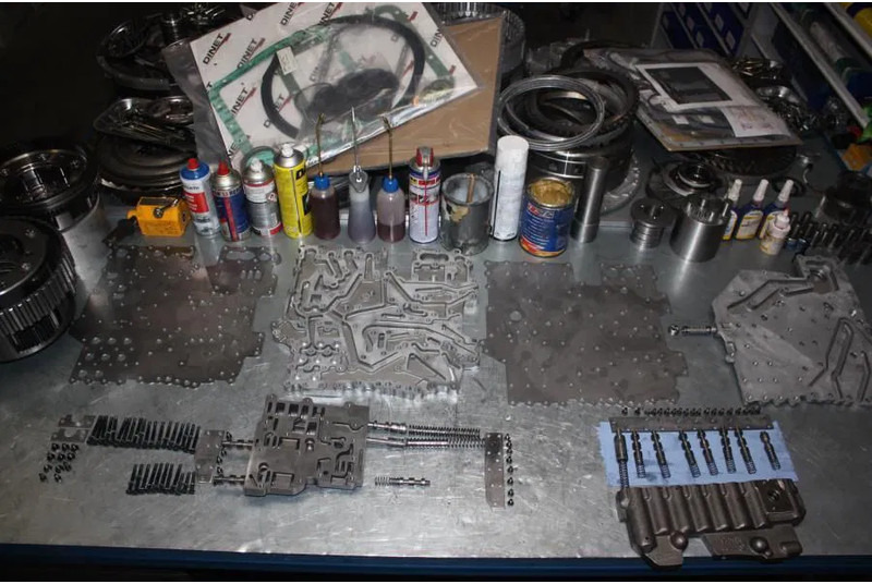 Volvo PT1761A 11038035 (A35C) - Vites kutusu - Belden kırma kaya kamyonu: fotoğraf 5 Volvo PT1761A 11038035 (A35C) - Vites kutusu - Belden kırma kaya kamyonu: fotoğraf 5