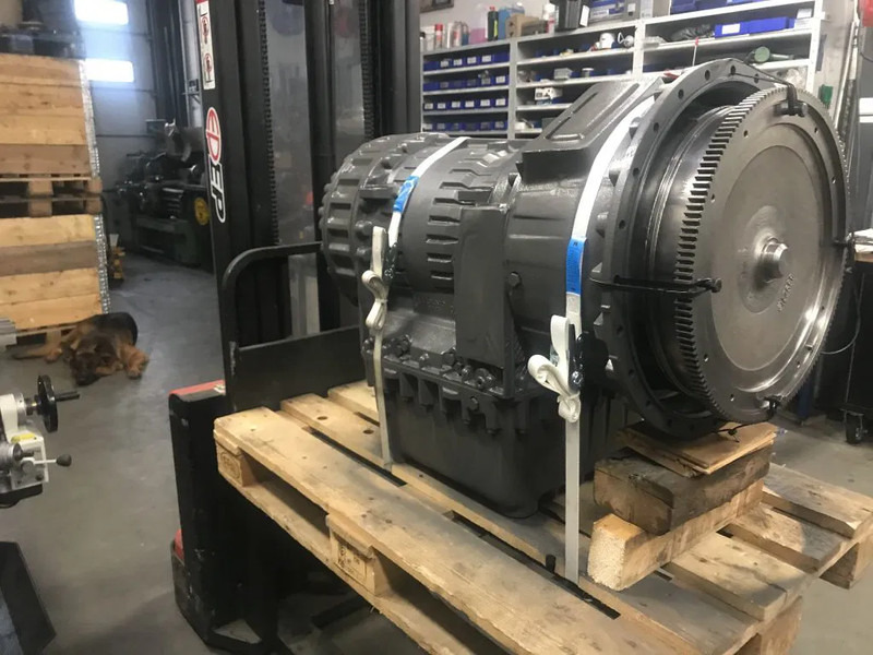 Volvo PT1761A 11038035 (A35C) - Vites kutusu - Belden kırma kaya kamyonu: fotoğraf 1 Volvo PT1761A 11038035 (A35C) - Vites kutusu - Belden kırma kaya kamyonu: fotoğraf 1