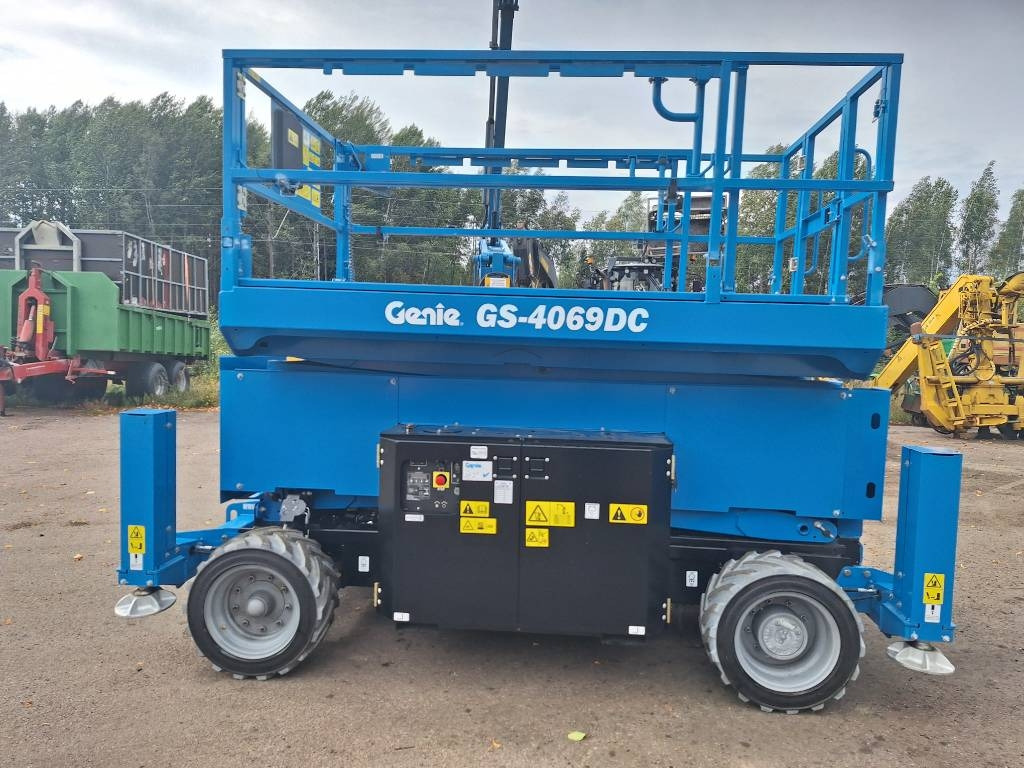 Genie GS-4069 DC muutto tarjous!! - Makasli platform: fotoğraf 1 Genie GS-4069 DC muutto tarjous!! - Makasli platform: fotoğraf 1