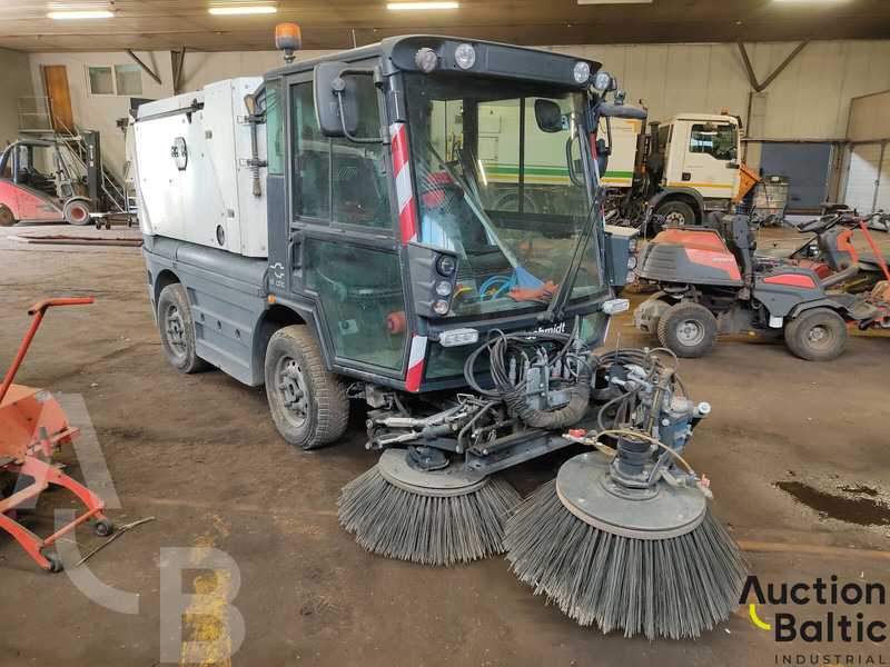 AEBI SCHMIDT Aebi Schmitd eSwingo 200+ - Yol süpürme aracı: fotoğraf 1 AEBI SCHMIDT Aebi Schmitd eSwingo 200+ - Yol süpürme aracı: fotoğraf 1