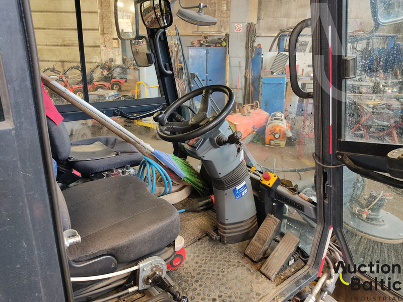 Aebi Schmitd eSwingo 200+ - Yol süpürme aracı: fotoğraf 5 Aebi Schmitd eSwingo 200+ - Yol süpürme aracı: fotoğraf 5