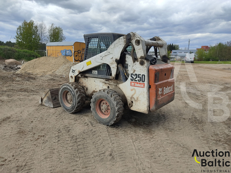 Bobcat S 250 - Mini yükleyici: fotoğraf 5 Bobcat S 250 - Mini yükleyici: fotoğraf 5