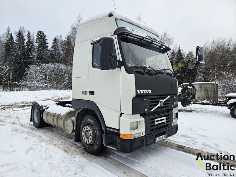 Volvo FH12 - Çekici: fotoğraf 2 Volvo FH12 - Çekici: fotoğraf 2