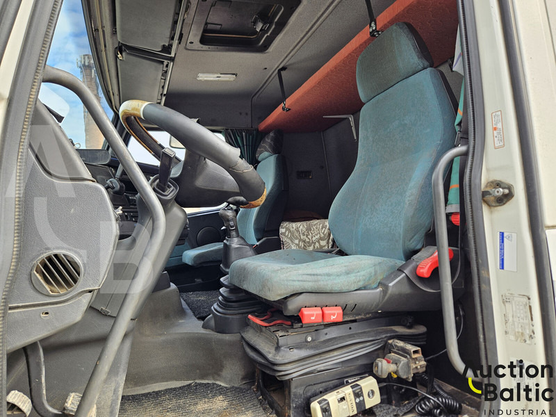 Volvo FH12 - Çekici: fotoğraf 5 Volvo FH12 - Çekici: fotoğraf 5