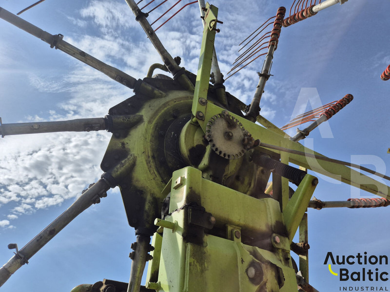 Claas Liner 3000 - Ot toplama tırmığı: fotoğraf 5 Claas Liner 3000 - Ot toplama tırmığı: fotoğraf 5