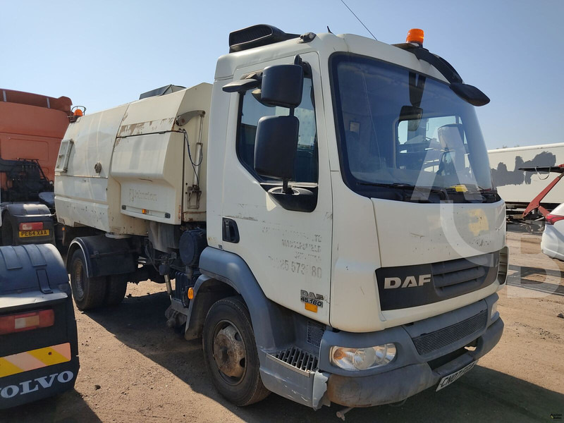 DAF LF45.160 - Yol süpürme aracı: fotoğraf 1 DAF LF45.160 - Yol süpürme aracı: fotoğraf 1