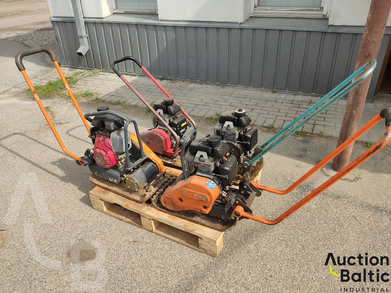 Dynapac LF45, Ammann AVP1033 & 2 Belle - Titreşimli kompaktör: fotoğraf 1 Dynapac LF45, Ammann AVP1033 & 2 Belle - Titreşimli kompaktör: fotoğraf 1