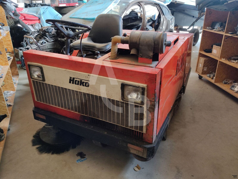 Hako Jonas 1500 - Yol süpürme aracı: fotoğraf 1 Hako Jonas 1500 - Yol süpürme aracı: fotoğraf 1