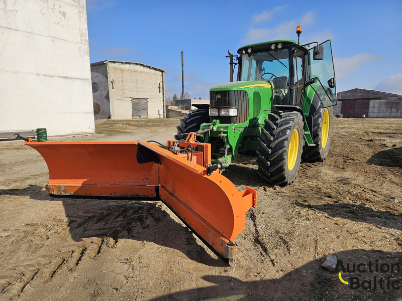 John Deere 6820 - Traktör: fotoğraf 1 John Deere 6820 - Traktör: fotoğraf 1