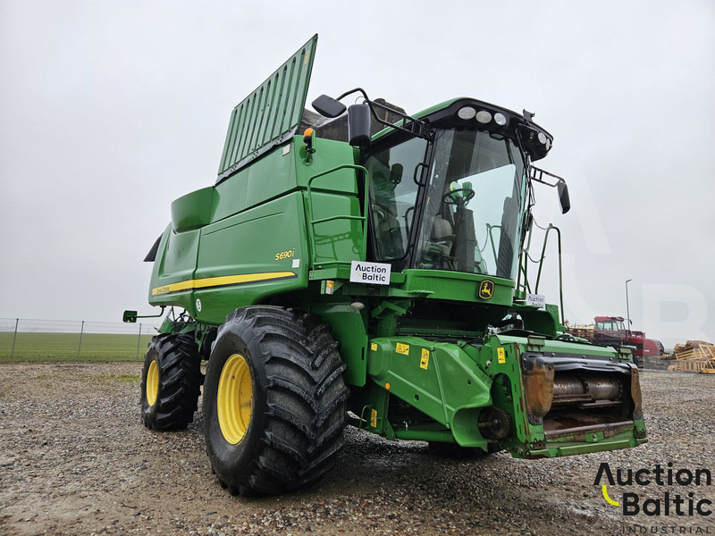 John Deere S 690 i - Biçerdöver: fotoğraf 1 John Deere S 690 i - Biçerdöver: fotoğraf 1