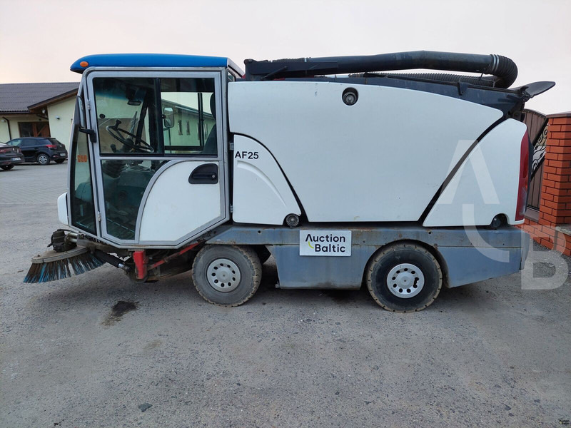 Johnston 142A 101T - Yol süpürme aracı: fotoğraf 2 Johnston 142A 101T - Yol süpürme aracı: fotoğraf 2