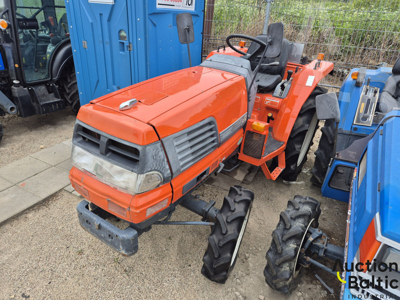 Kubota GL 240 - Traktör: fotoğraf 2 Kubota GL 240 - Traktör: fotoğraf 2