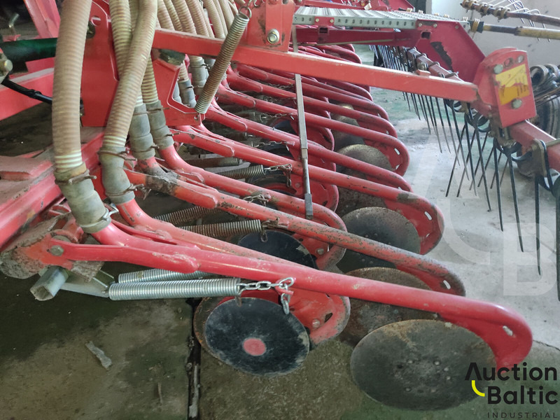 Mibzer Kverneland DT-6: fotoğraf 13 Mibzer Kverneland DT-6: fotoğraf 13