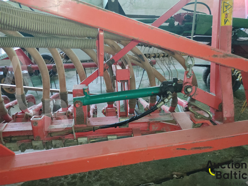 Mibzer Kverneland DT-6: fotoğraf 14 Mibzer Kverneland DT-6: fotoğraf 14