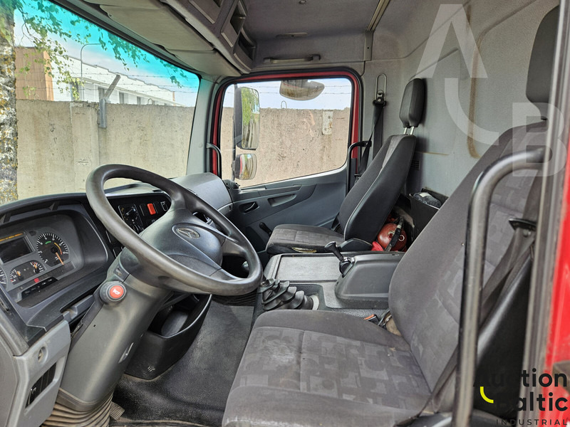 Mercedes-Benz 815 - Refrijeratör kamyon: fotoğraf 5 Mercedes-Benz 815 - Refrijeratör kamyon: fotoğraf 5