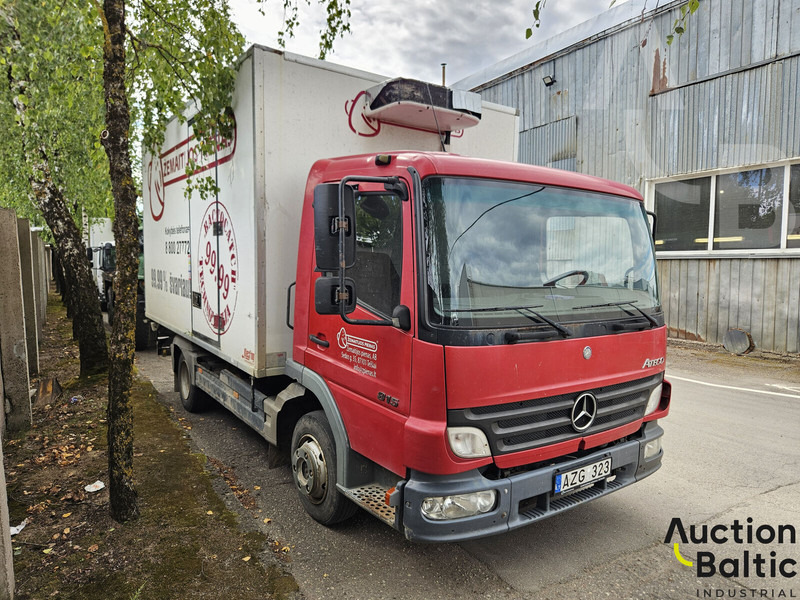 Mercedes-Benz 815 - Refrijeratör kamyon: fotoğraf 2 Mercedes-Benz 815 - Refrijeratör kamyon: fotoğraf 2