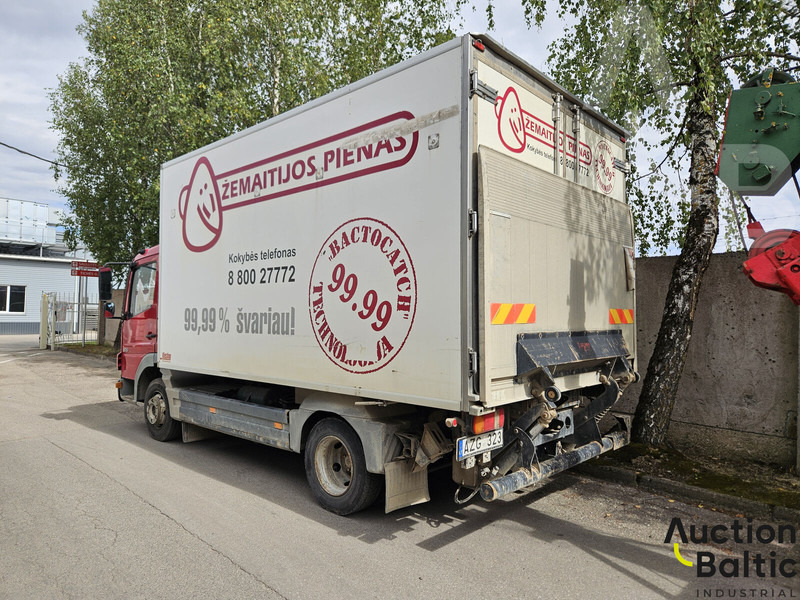 Mercedes-Benz 815 - Refrijeratör kamyon: fotoğraf 3 Mercedes-Benz 815 - Refrijeratör kamyon: fotoğraf 3